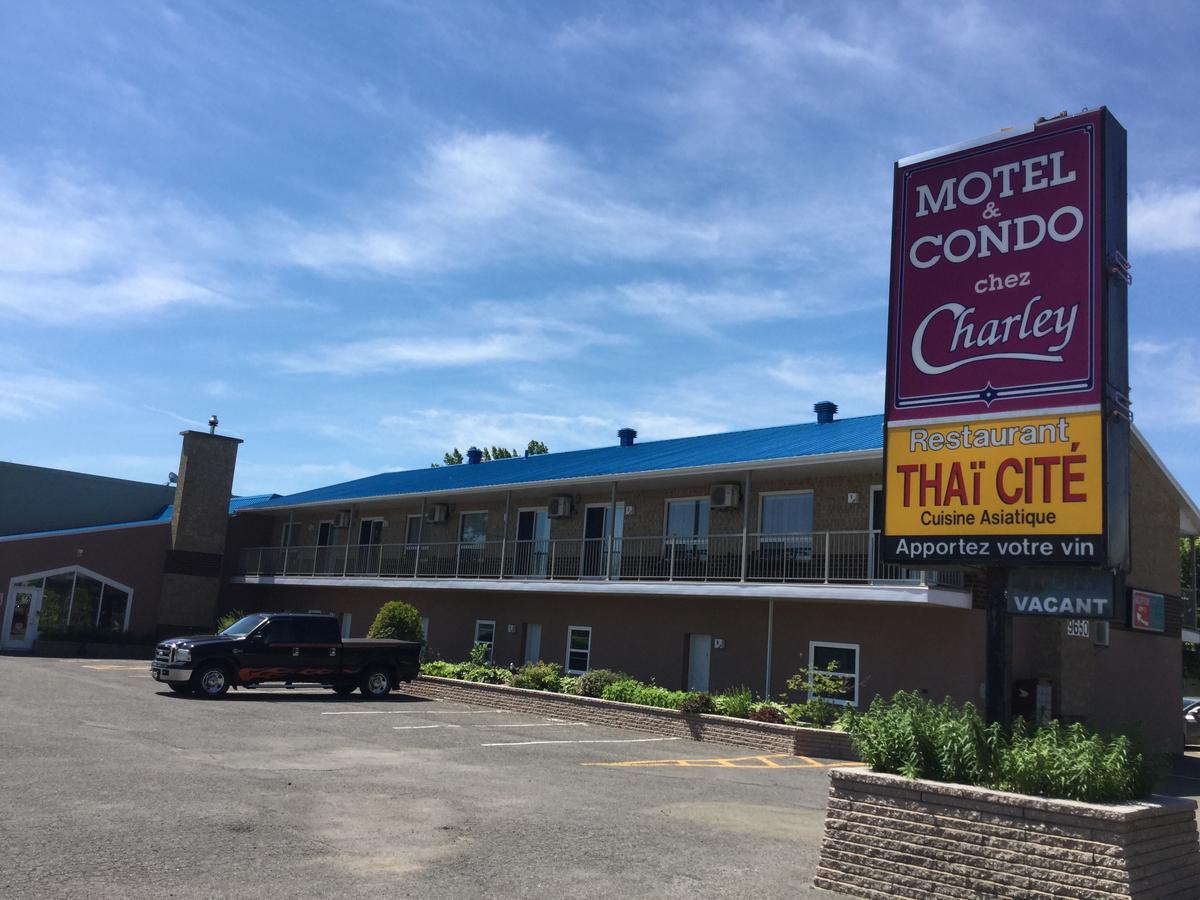 Motel Et Condo Chez Charley Sainte-Anne-de-Beaupré Eksteriør bilde